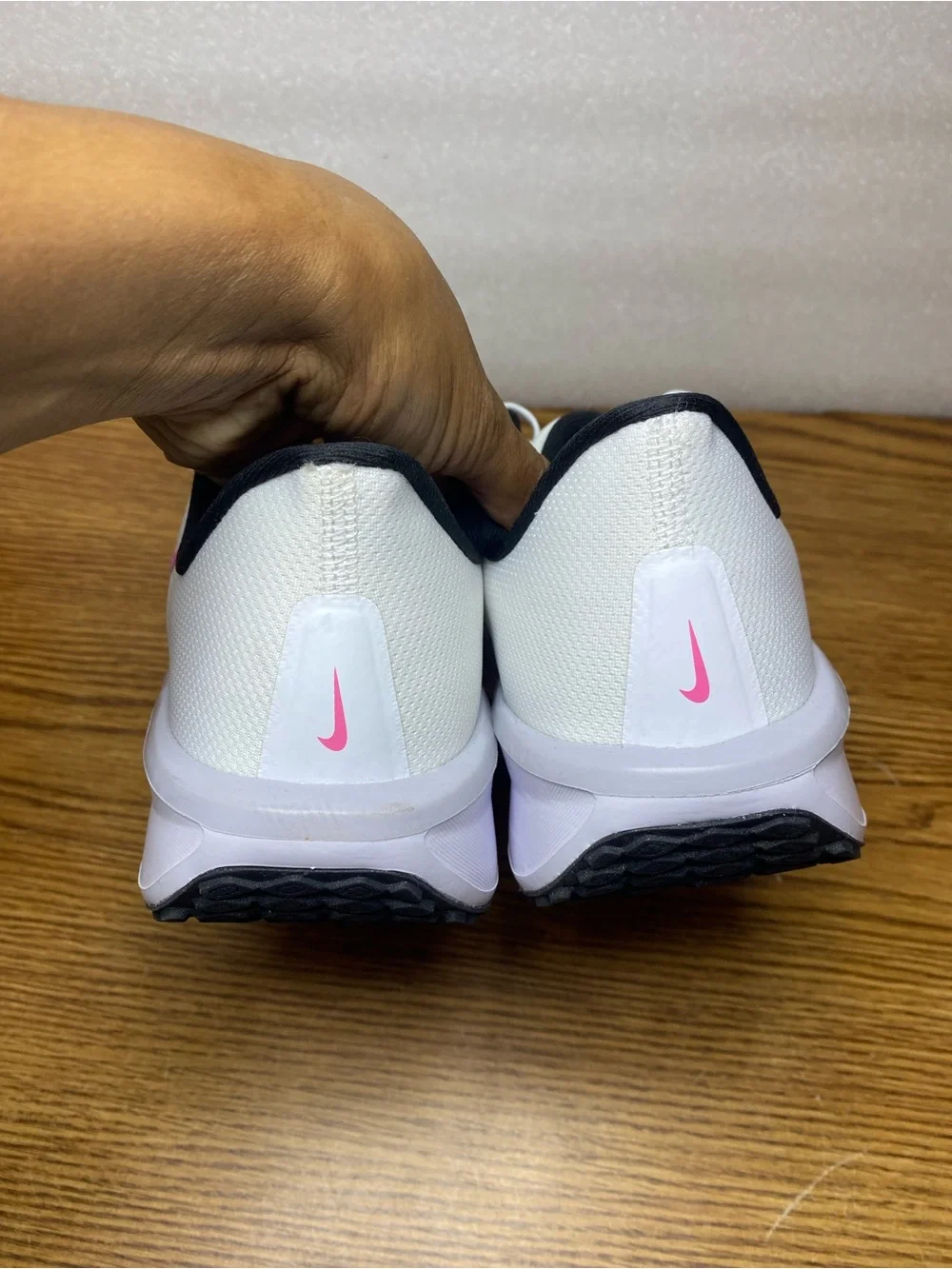 Nike Quest 6 White Pinksicle Black FD6034-102 Women's Size 9.5 Running Shoes New